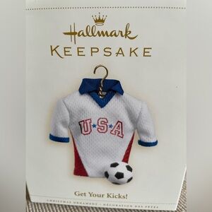 Get ready for World Cup! Hallmark Keepsake 2006 Get Your Kicks ornament NIB